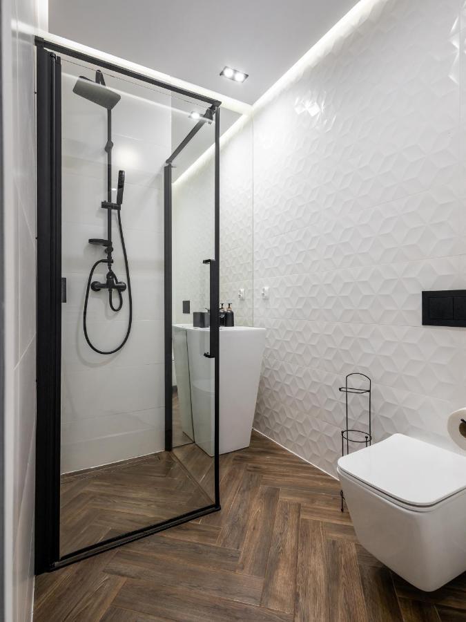 Zamoyskiego Jacuzzi Apartment Krasków Εξωτερικό φωτογραφία