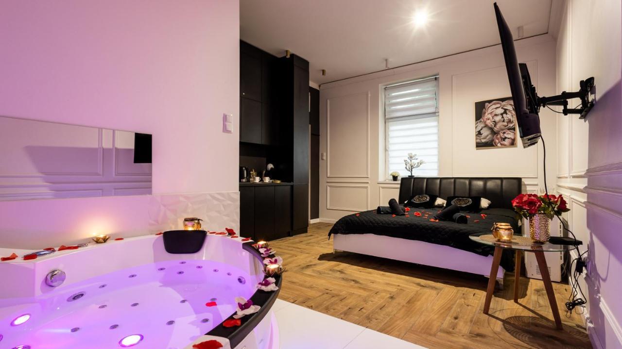Zamoyskiego Jacuzzi Apartment Krasków Εξωτερικό φωτογραφία